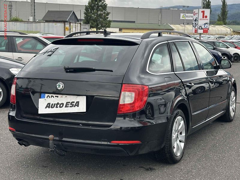 Škoda Superb (2011) 1.6TDi, TZ, bixen - fotka 4 z 19
