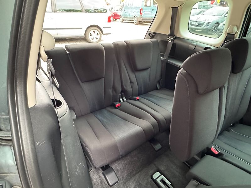 Mazda 5 (2012) 1.6 MZR-CD, 7míst - fotka 29 z 36