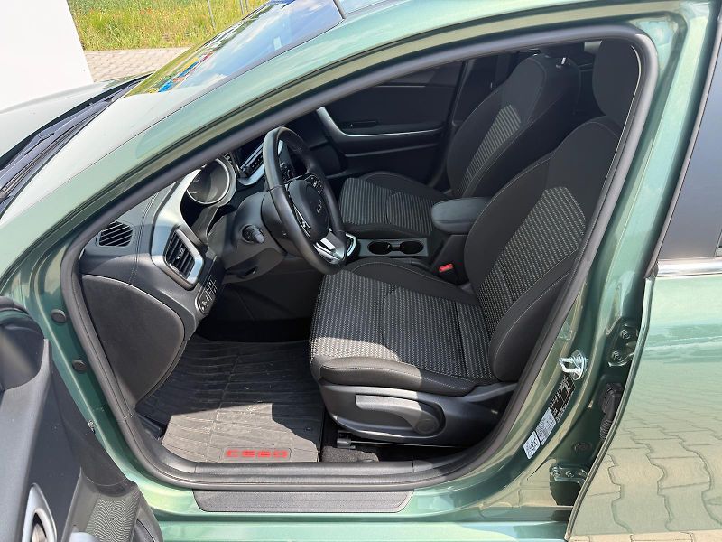 Kia Ceed 1.5 T-GDi 7DCT TOP - fotka 11 z 27