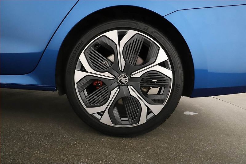 Škoda Octavia (2025) RS 2.0 TSI, RS 2.0TSI, KEYLESS - fotka 12 z 21