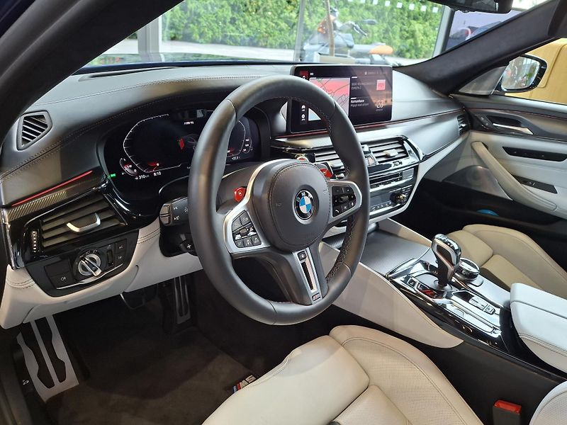 BMW M5 Competition - fotka 17 z 36