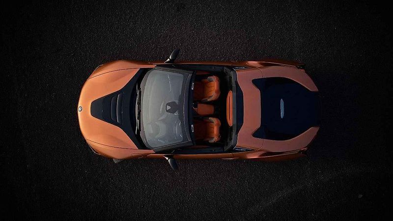 BMW i8 Roadster a i8 Coupé.