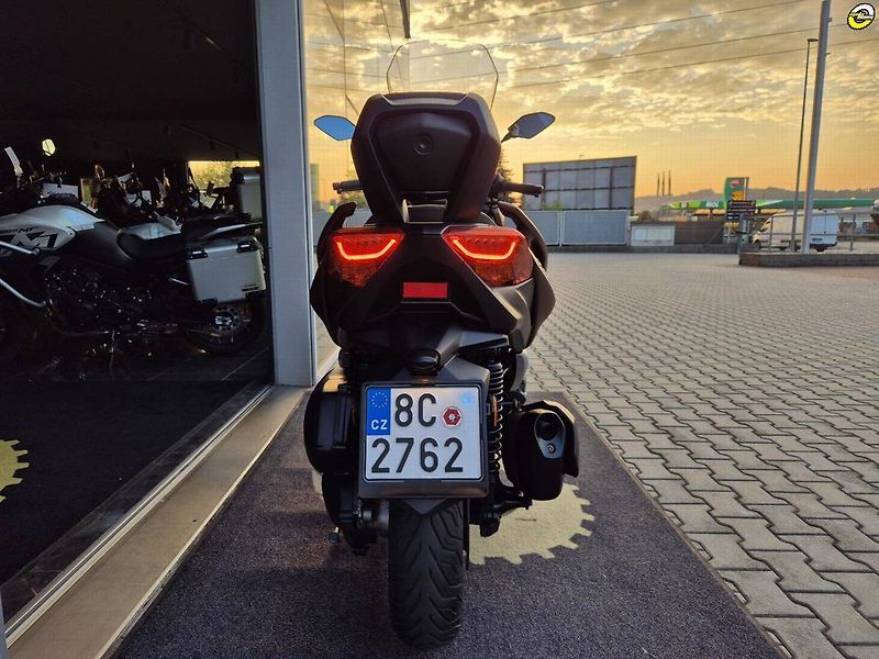 Yamaha X-Max 300 (2018) - fotka 5 z 24