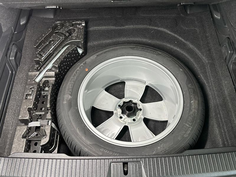 Volkswagen Passat Elegance DSG - fotka 28 z 28