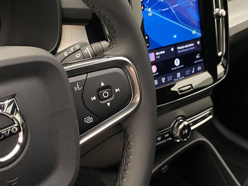 Volvo XC40 (2026) B3 AUT DARK ULTRA  - fotka 43 z 64