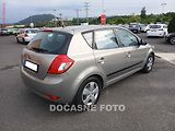 Kia Ceed (2011) 1.4 CVVT, ČR, AC, park.asist - náhled 1