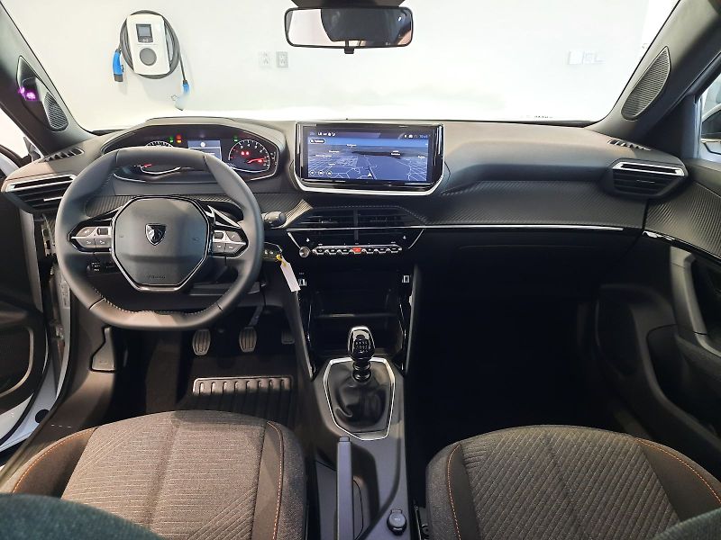Peugeot 2008 (2026) STYLE 1.2 T 100k MAN6 - fotka 13 z 14