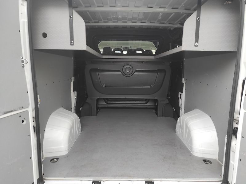 Opel Movano 2,2BHDi L2H1, 7 míst, Vestavba - fotka 22 z 39
