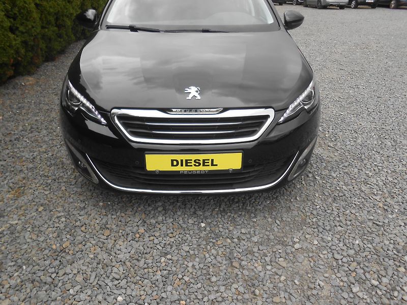 Peugeot 308 1.6HDi, KAMERA,NAVI,FULL LED! - fotka 36 z 40