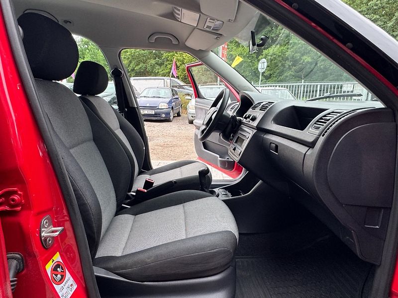 Škoda Roomster (2009) 1.2 HTP - fotka 15 z 28