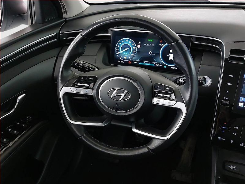 Hyundai Tucson (2023) 1.6 T-GDI 48V MHEV - fotka 13 z 16