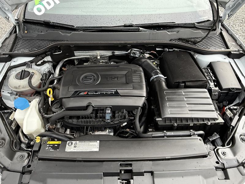 Seat Leon 2,0 ST Cupra 206kW Automat - fotka 6 z 50