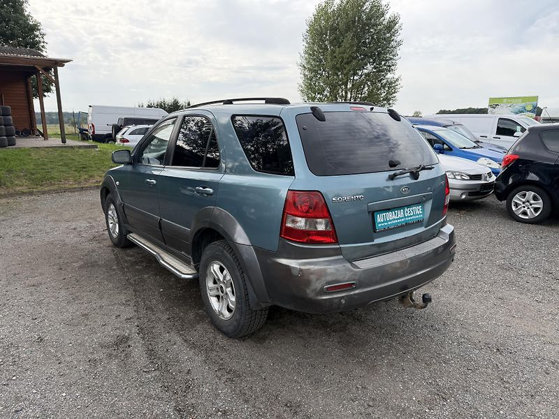 Kia Sorento 2.5 CRDi MAN 4x4 - fotka 8 z 23