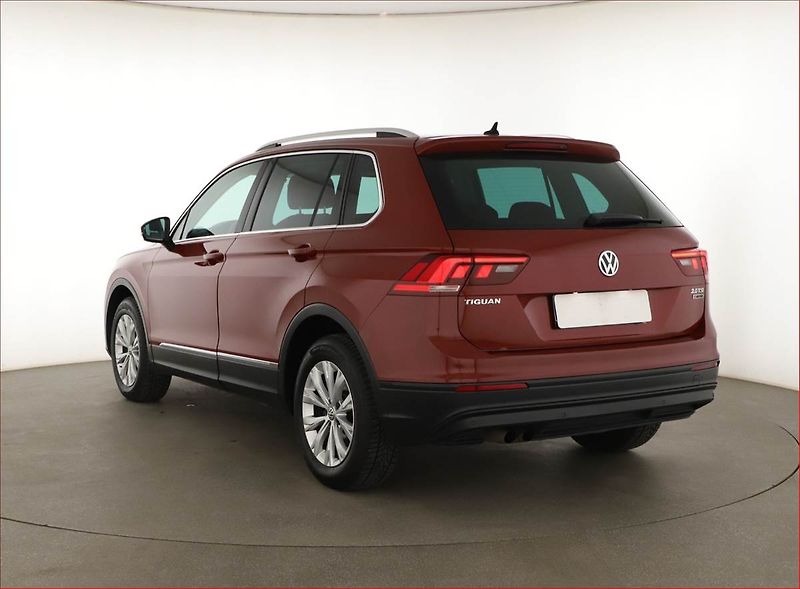 Volkswagen Tiguan (2017) Highline 2.0 TSI, 4X4 - fotka 4 z 21