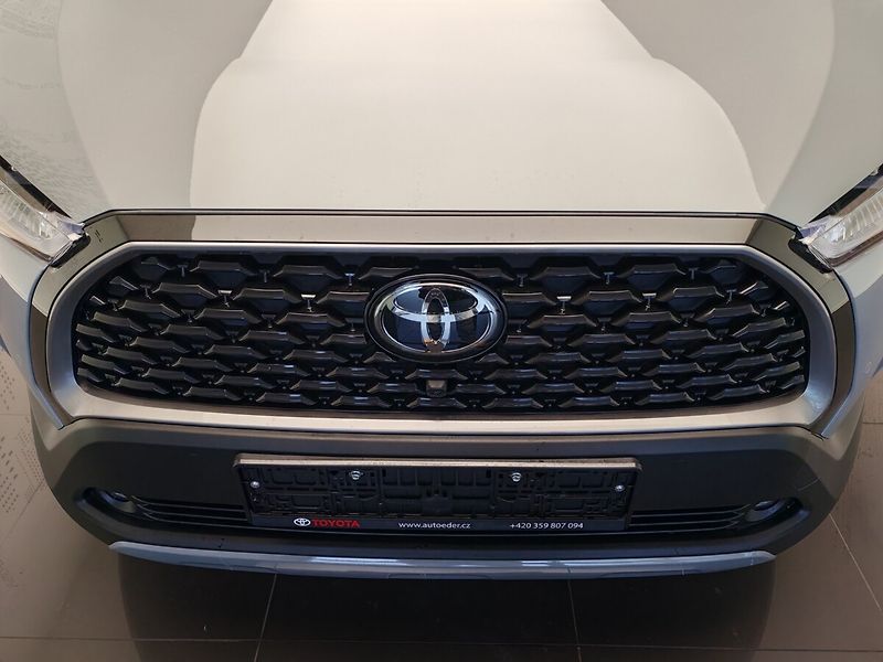 Toyota Corolla Cross 2,0 Hybrid Executive - fotka 7 z 45