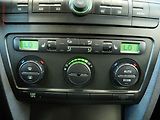 Škoda Octavia (2006) 1.6i, AC, temp - náhled 19