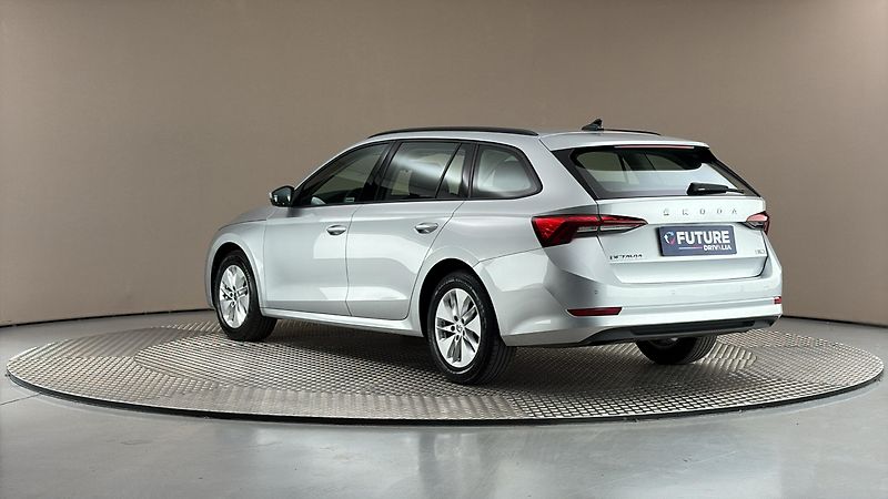Škoda Octavia 1.0 TSI E-Tec DSG Ambition Com - fotka 2 z 23