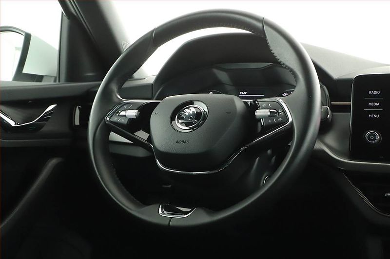 Škoda Kamiq (2023) Style 1.0 TSI - fotka 8 z 20
