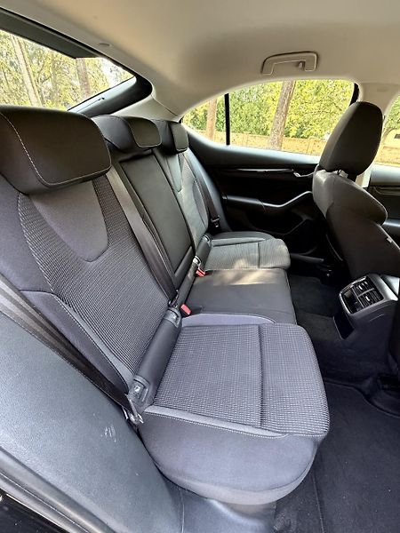 Škoda Octavia 1.0 TSI MHEV E-TEC 81 kW  - fotka 17 z 19