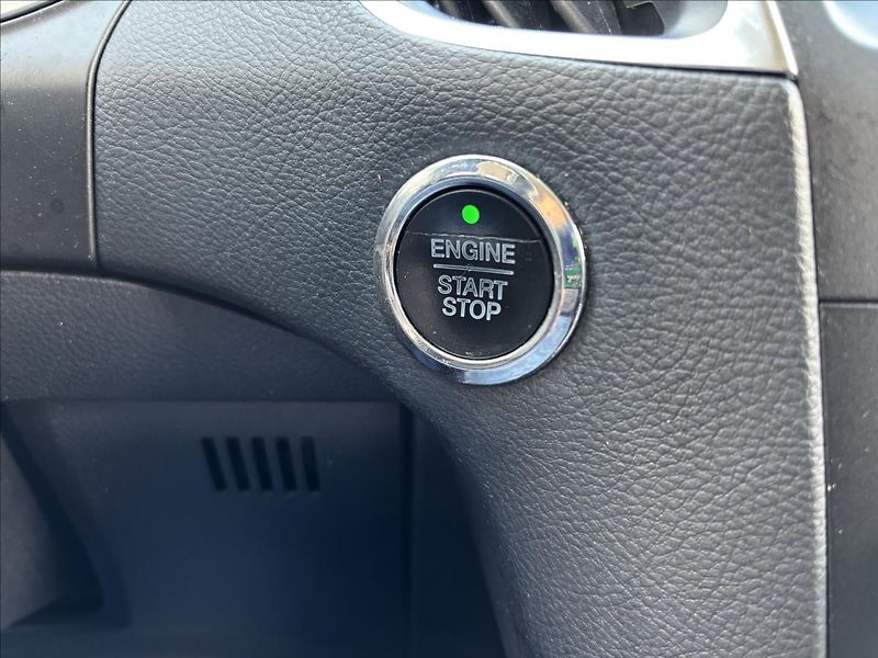 Ford S-MAX 2,0 TDCi 110 kW Titanium - fotka 38 z 45