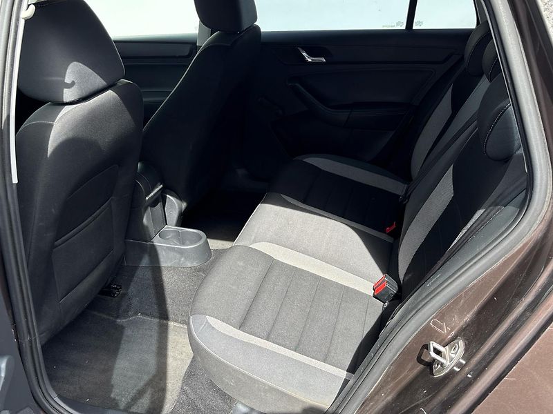 Škoda Rapid AMBITION - fotka 8 z 25