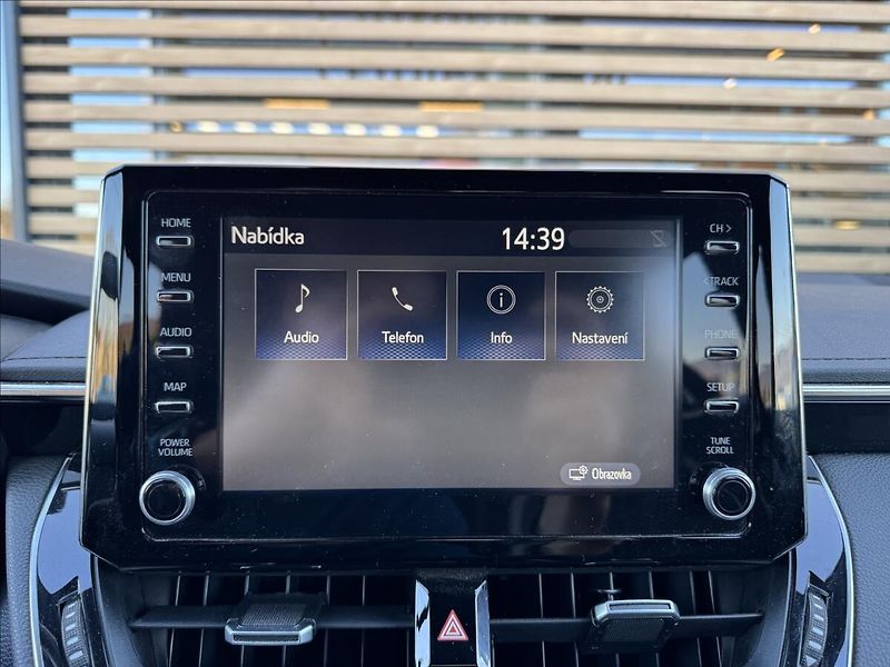 Toyota Corolla 1,8 GR SPORT DYNAMIC - fotka 9 z 19