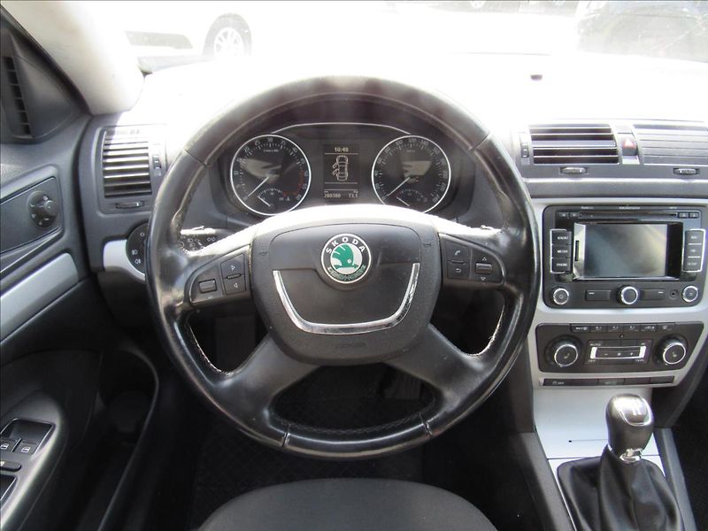 Škoda Octavia 1,6 TDi 77kW Combi - fotka 12 z 27