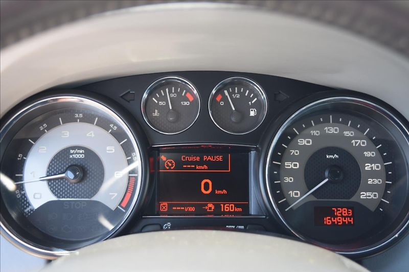 Peugeot RCZ 1,6 i 115KW NOVÁ STK ALU KLIMA - fotka 35 z 48