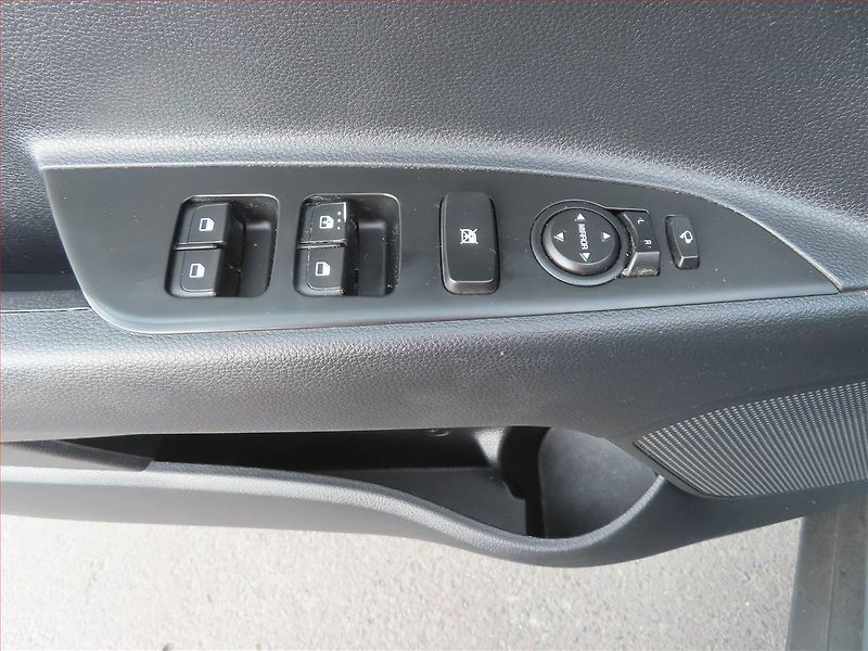 Kia Stonic (2022) 1.2 DPI, Serv.kniha, Navi - fotka 16 z 20