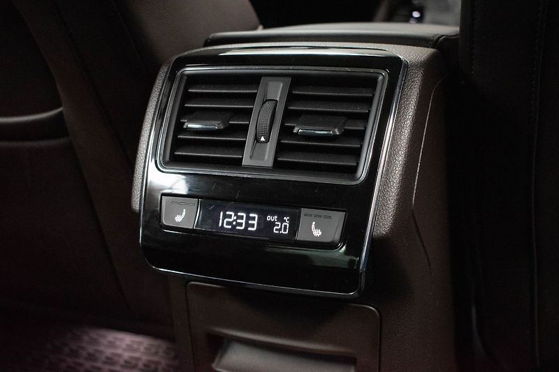 Škoda Superb 2.0 TDI L&K*2xKOLA*DSG*ACC*ČR* - fotka 16 z 42