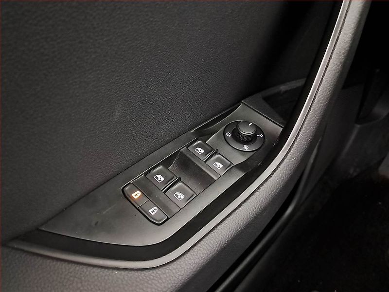 Škoda Superb (2021) Ambition 2.0 TSI - fotka 19 z 19