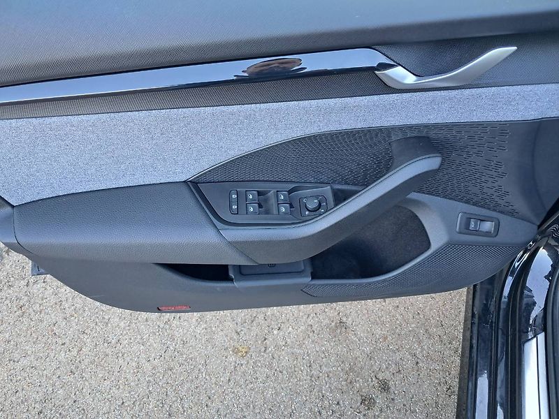 Škoda Octavia (2024) IV M-HEV Top Selection 1.5 TSI - fotka 17 z 30