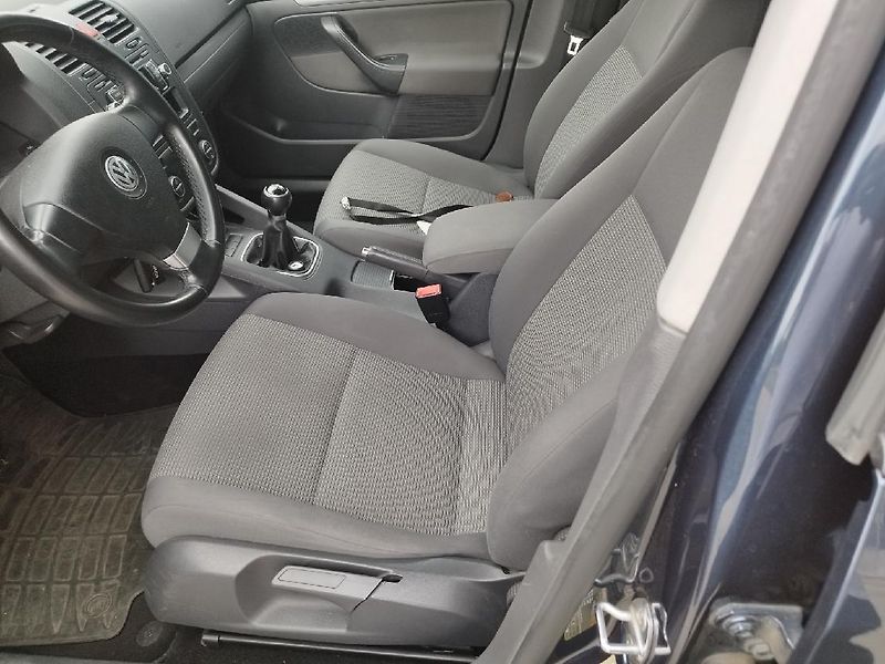 Volkswagen Golf (2010) V,1.6i,volat-608 081 843 - fotka 14 z 14