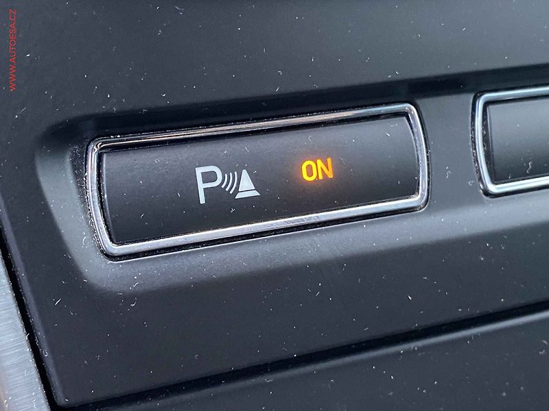 Ford Mondeo (2012) 2.0 TDCi, Titanium, navi - fotka 18 z 19