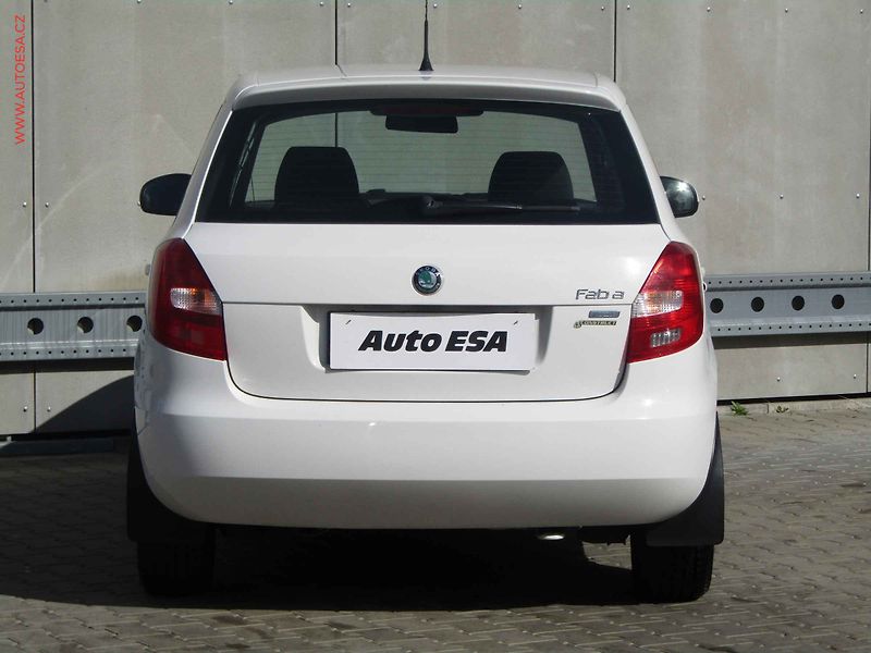 Škoda Fabia (2011) 1.6 TDi, 2.maj,ČR, El.výbava - fotka 5 z 14
