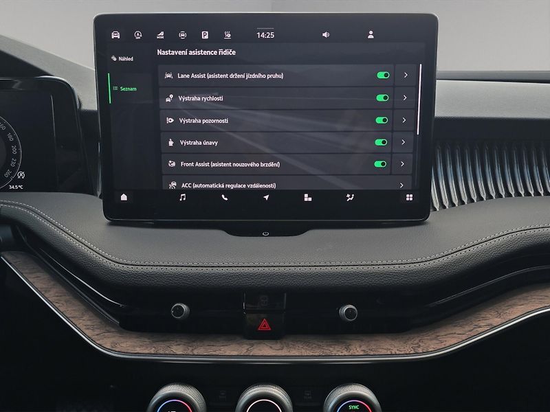 Škoda Superb (2024) L&K 2.0 TDi DSG 110kw, tov. zá - fotka 23 z 30