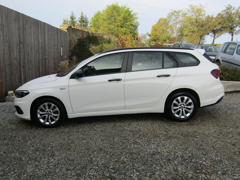 Fiat Tipo (2018) 1.4 16V 70kW - fotka 3 z 39