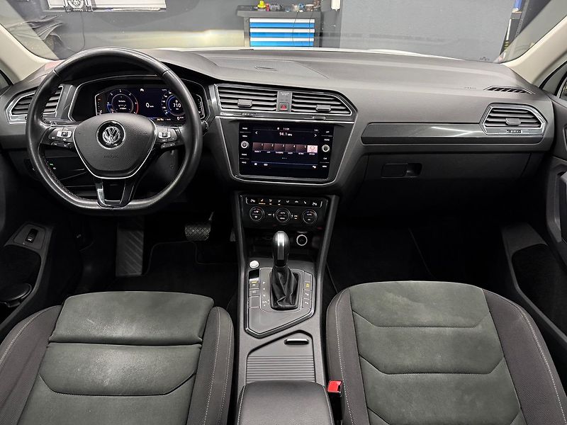 Volkswagen Tiguan (2020) 2.0 TDi DSG Highline - fotka 17 z 28