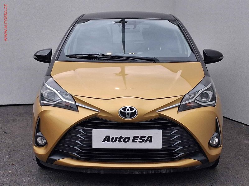 Toyota Yaris (2019) 1.5 VVT-iE, Kamera - fotka 2 z 16