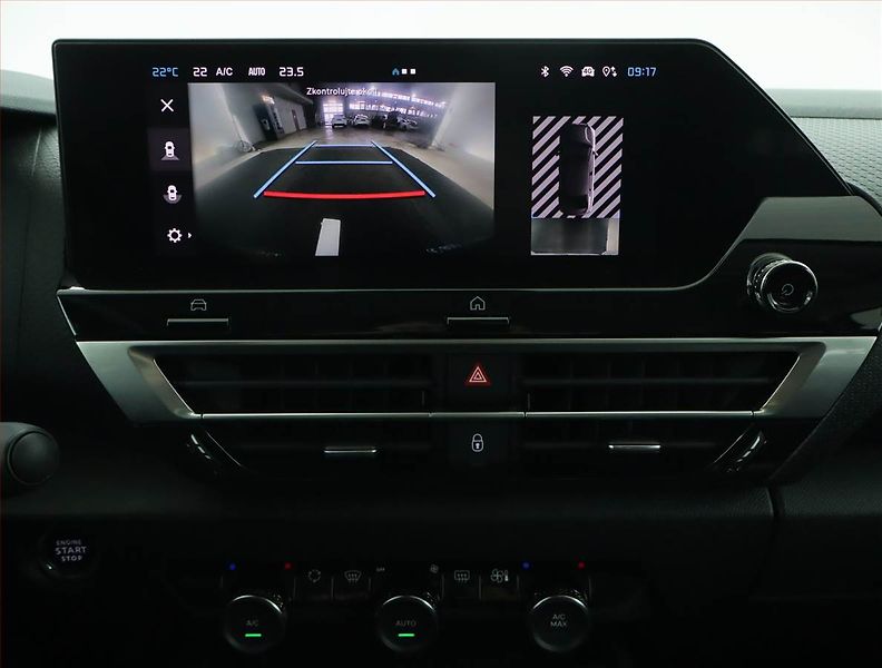 Citroën C4 X (2023) 1.2 PureTech, Automat - fotka 16 z 17