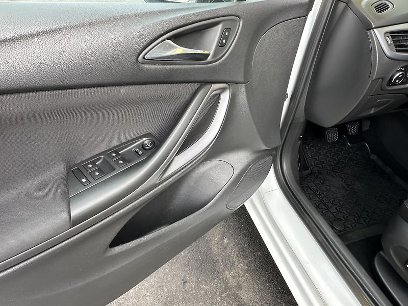 Opel Astra (2016) KOMBI 1.0/77kW 2.Maj. * TZ  - fotka 5 z 32
