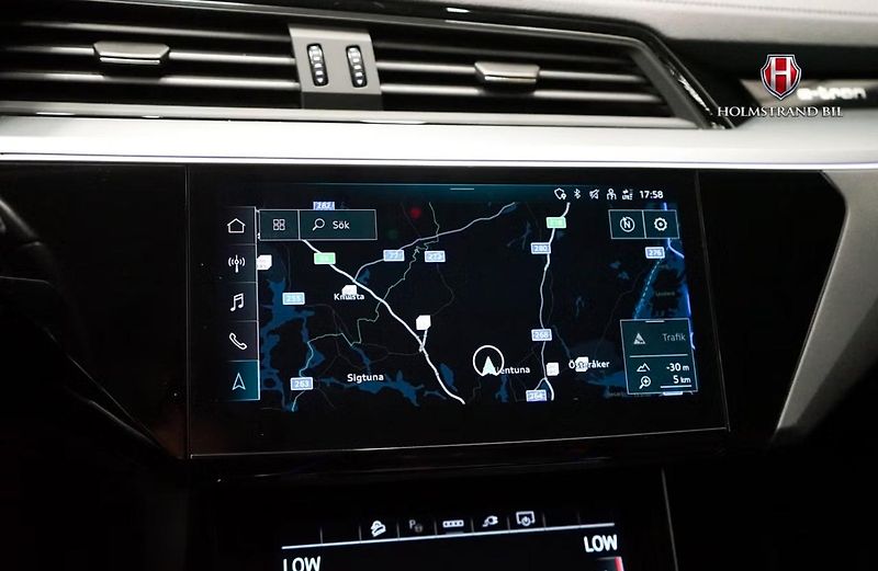 Audi Q8 e-tron 50 Q SoH 94% Kam Pano Tažné - fotka 21 z 25