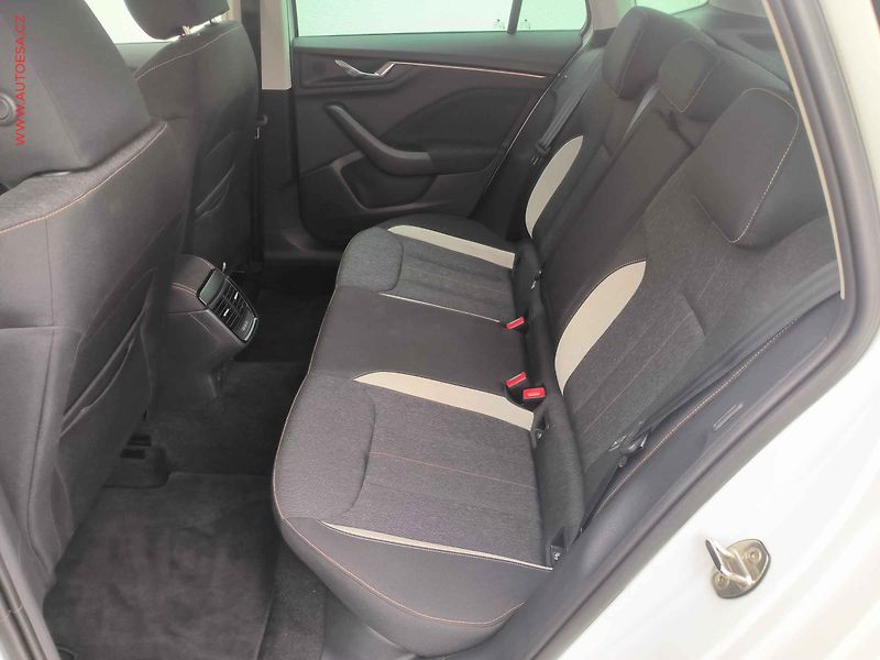 Škoda Kamiq (2024) 1.0TSi, 1.maj,ČR, DSG, LED - fotka 10 z 29