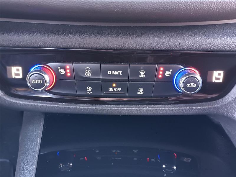 Opel Insignia 1,6 CDTI,81KW,SERVIS,LED,NAVI, - fotka 35 z 44