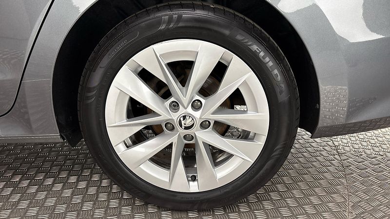 Škoda Octavia 1.5 TSI Style Combi - fotka 19 z 25