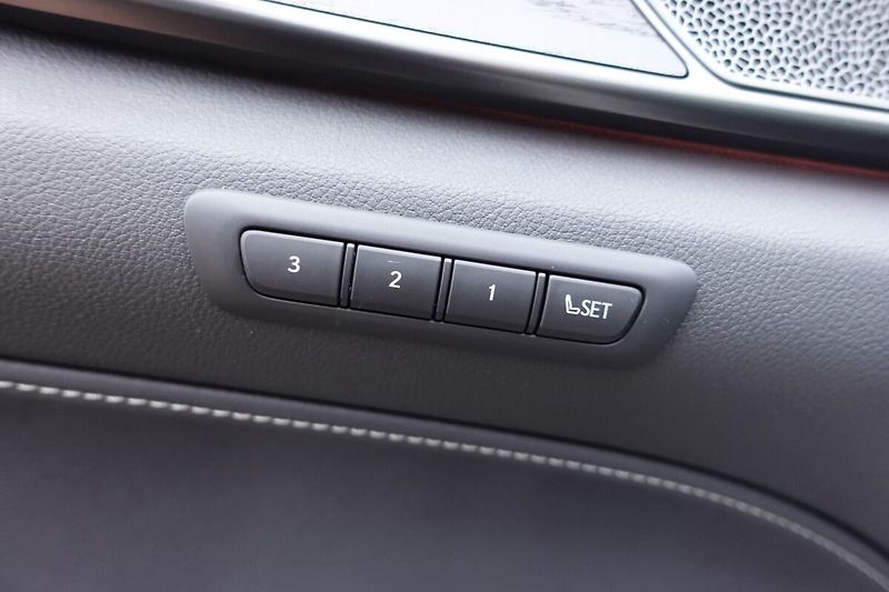Lexus NX 350h NX350h Luxury Top Panoramic 4x - fotka 12 z 38