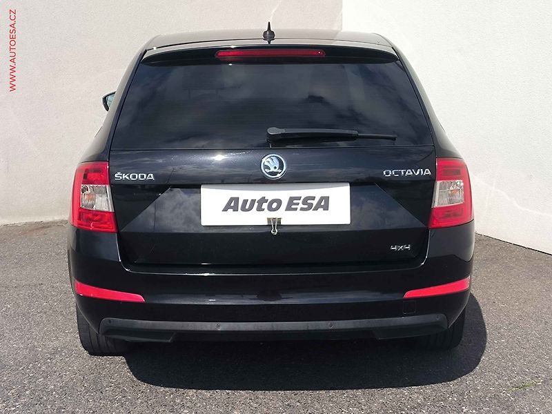 Škoda Octavia (2016) 2.0 TDi, L&K, DSG, STK8/28 - fotka 5 z 25