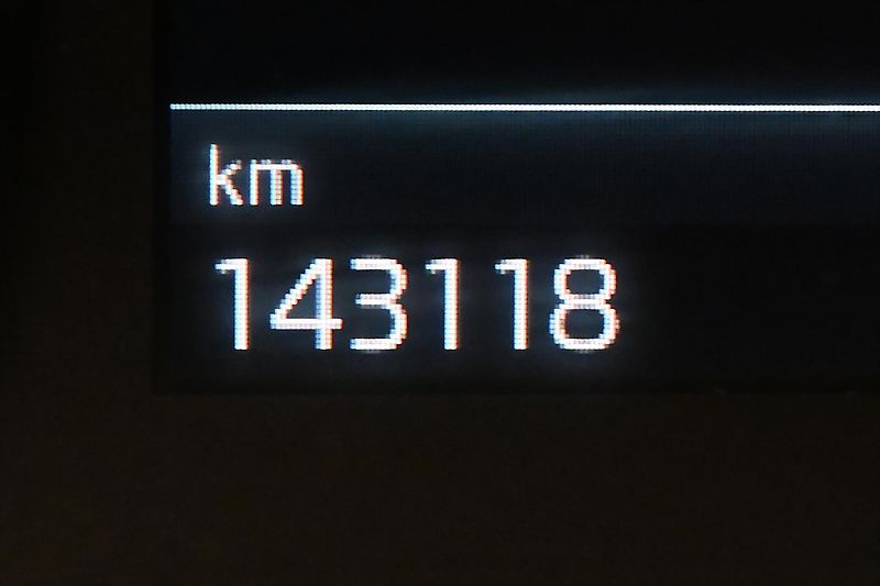 Škoda Karoq 1,5 TSI 110 kW STYLE Tažné Zár - fotka 17 z 31