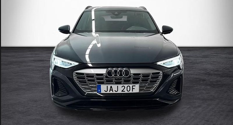 Audi Q8 e-tron 55 Q 360k 4 zóny Pano Matrix - fotka 3 z 22