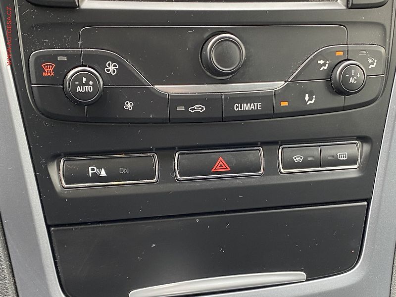 Ford Mondeo (2012) 2.0 TDCi, Champions - fotka 15 z 18